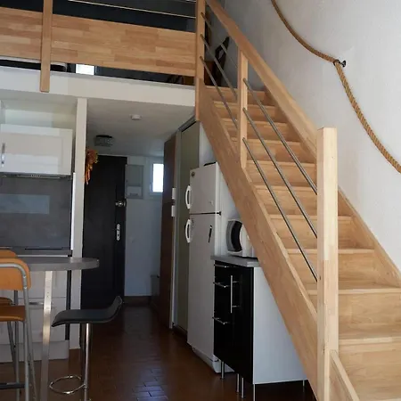 Apartamento Very Quiet Cocoon Near The Sea In
